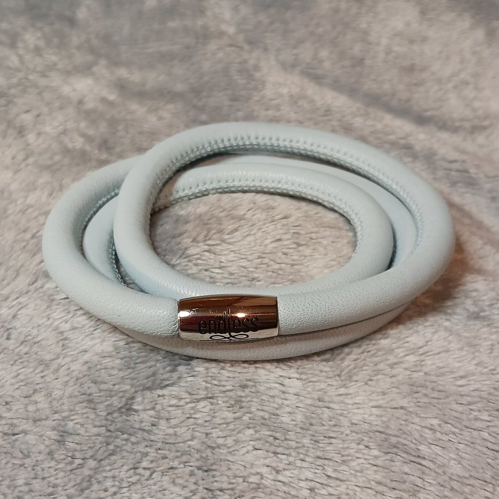 Endless Triple Light Blue Silver Clasp By JLO 7.5 inch Bracelet NEW A81
